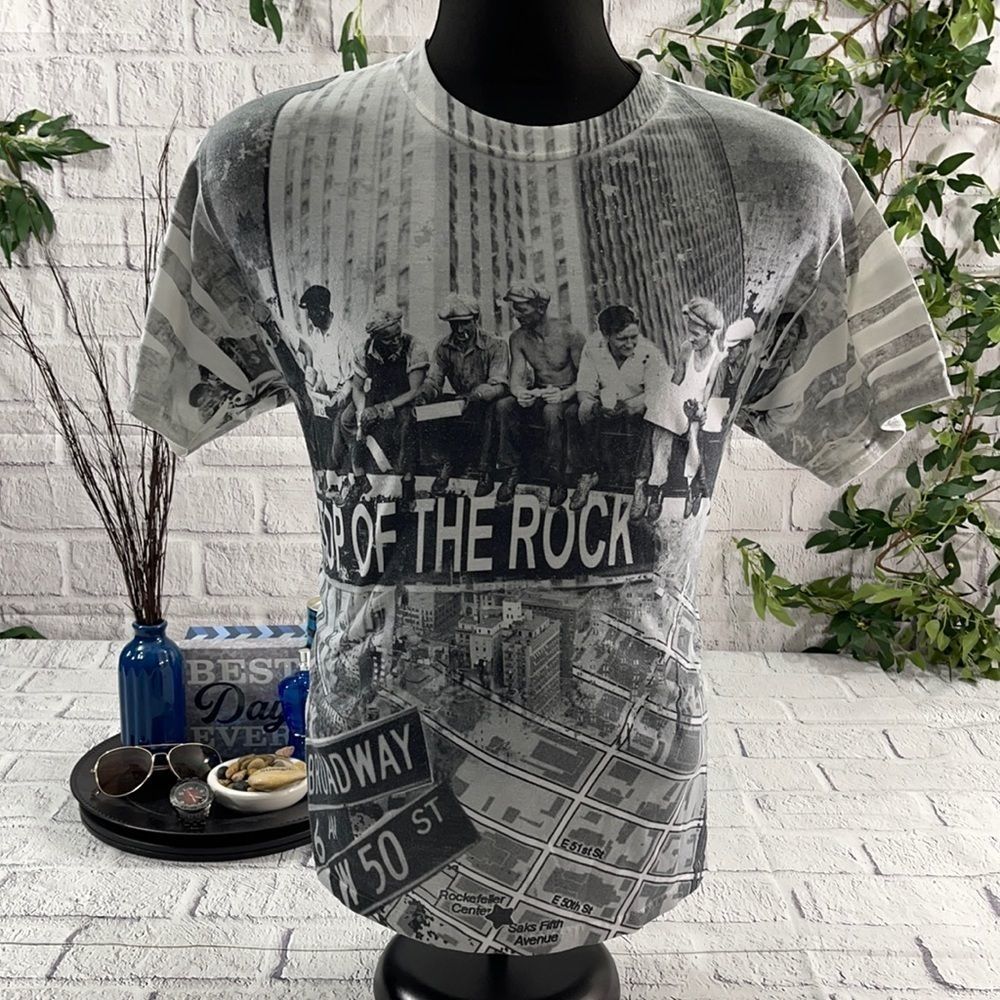 Men’s Top Of The Rock Grey Black & White Stretchable Graphic Tshirt (M) AK05